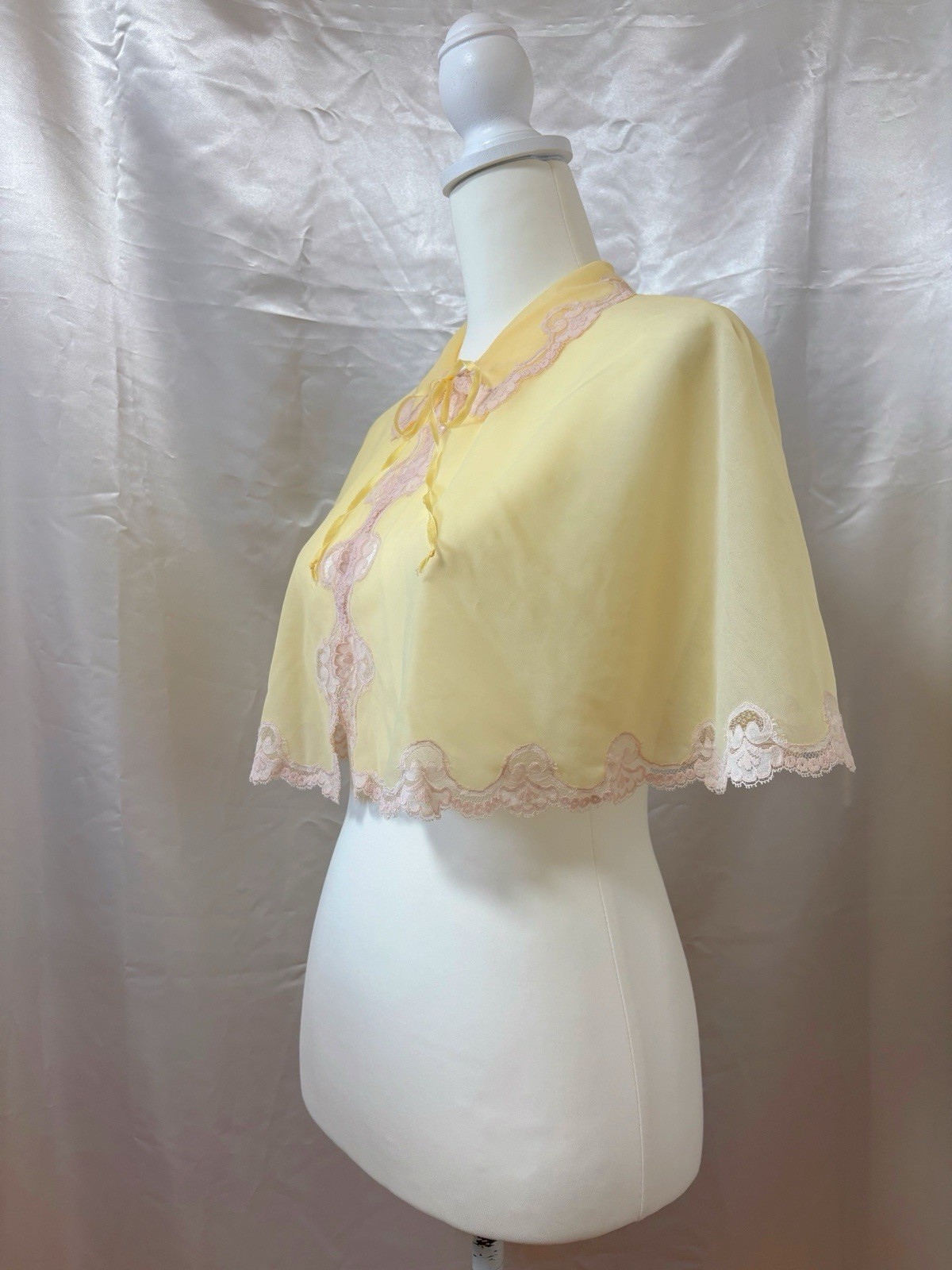 Vintage 50s 60s Sheer Chiffon Cape Lace Collar Lingerie Peignoir yellow Coquette