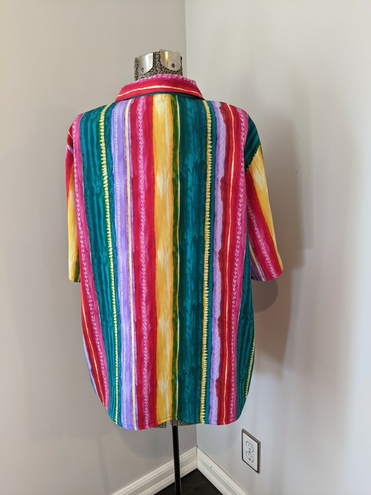Vtg Bon Worth Women’s Rainbow Shirt Button Up Short Sleeve Pride Bold Grandma