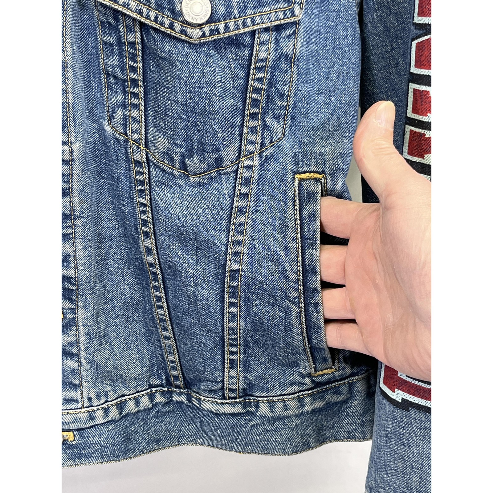 VTG DKNY Spellout Logo Womens’ Blue Jean Petite Button-Up Denim Jacket Size PM