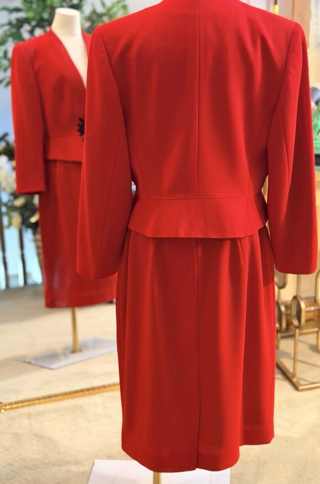 🔥Vintage Valentino Miss V Red Wool Skirt Suit Set Cropped Jacket Italy IT 48