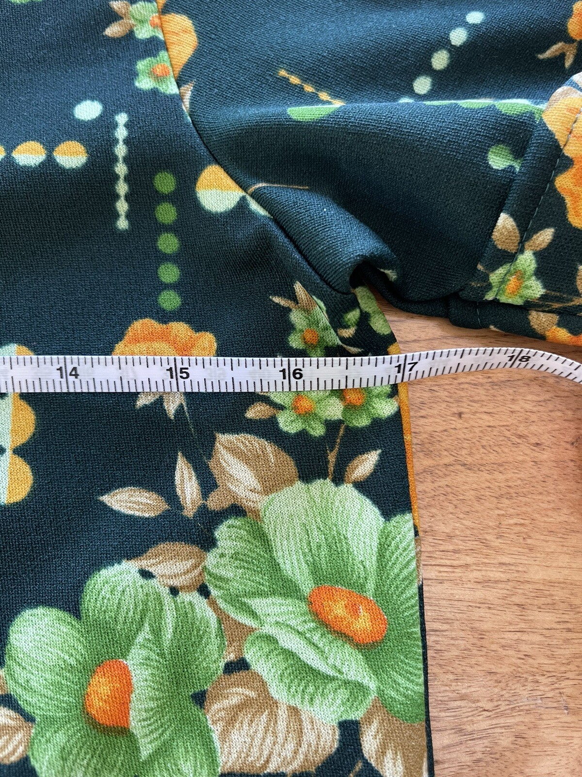 Vintage 70s Short Sleeve Floral Button Down Shirt Size M Green Hippie Vacation