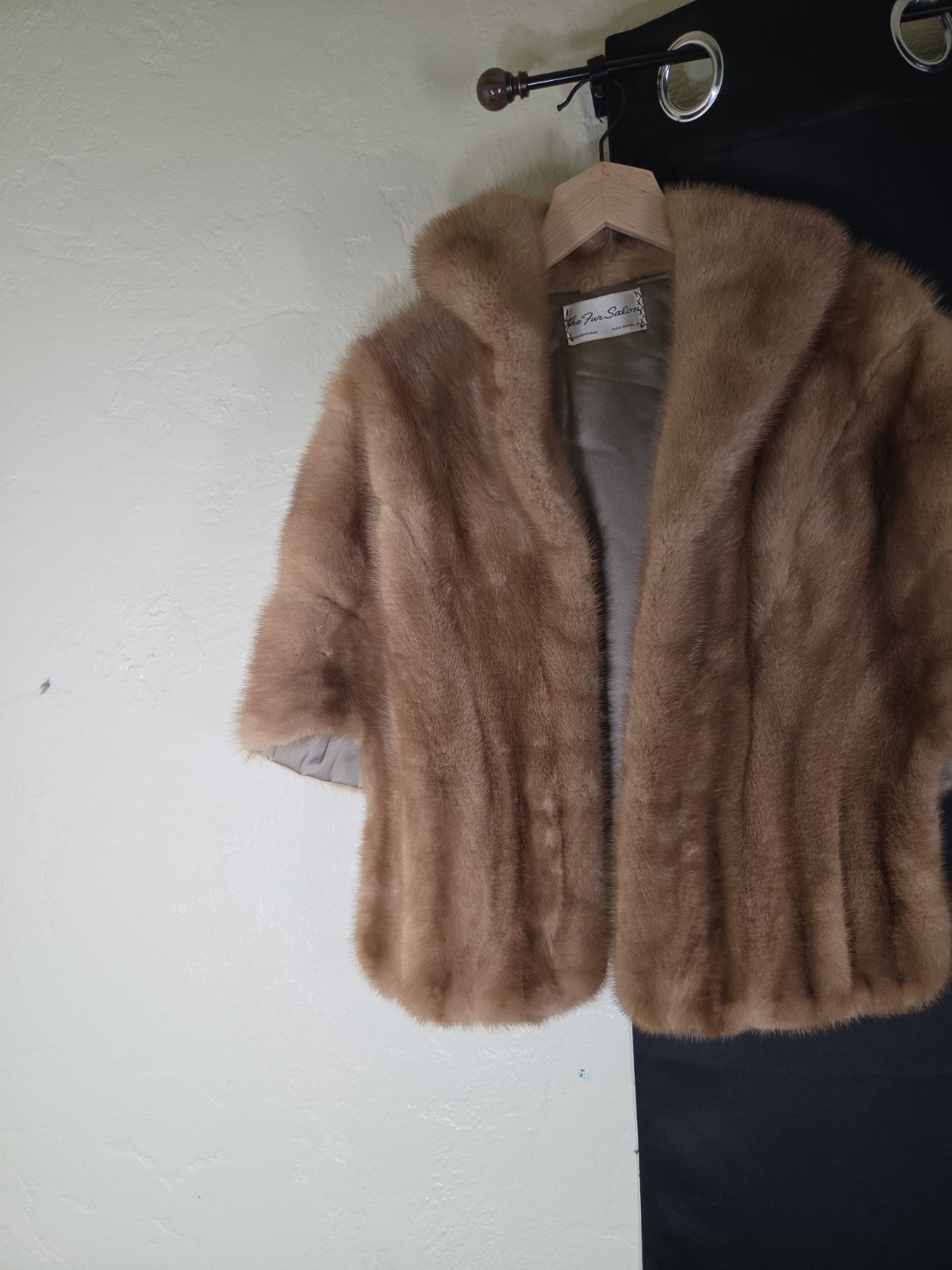 Vintage 70s The Fur Salon Women’s Tan Genuine Mink Fur Coat Mob Wife Old Money