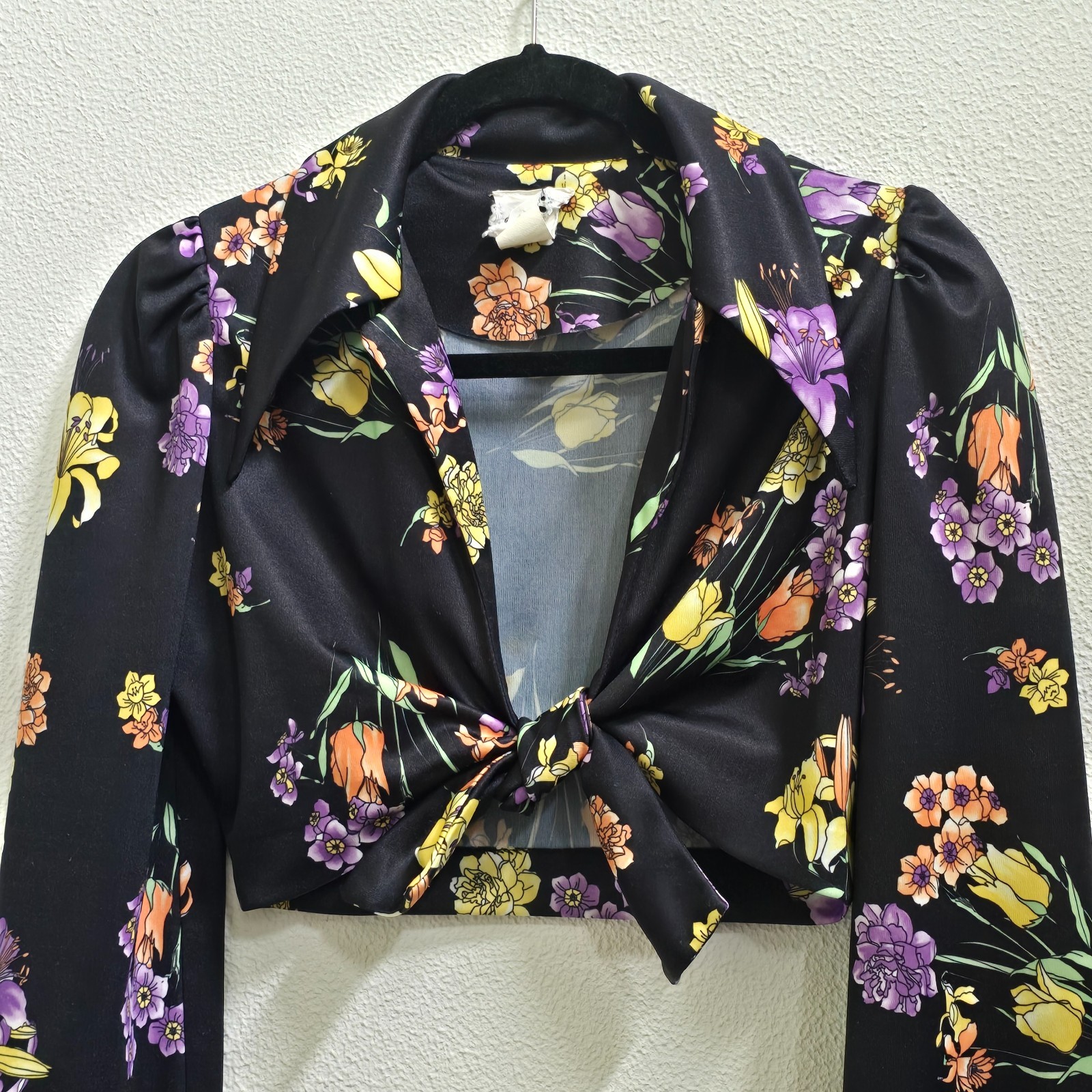 Vintage 70s Black Floral Tie Front Dagger Point Collar Women’s Top Alfreda 0024