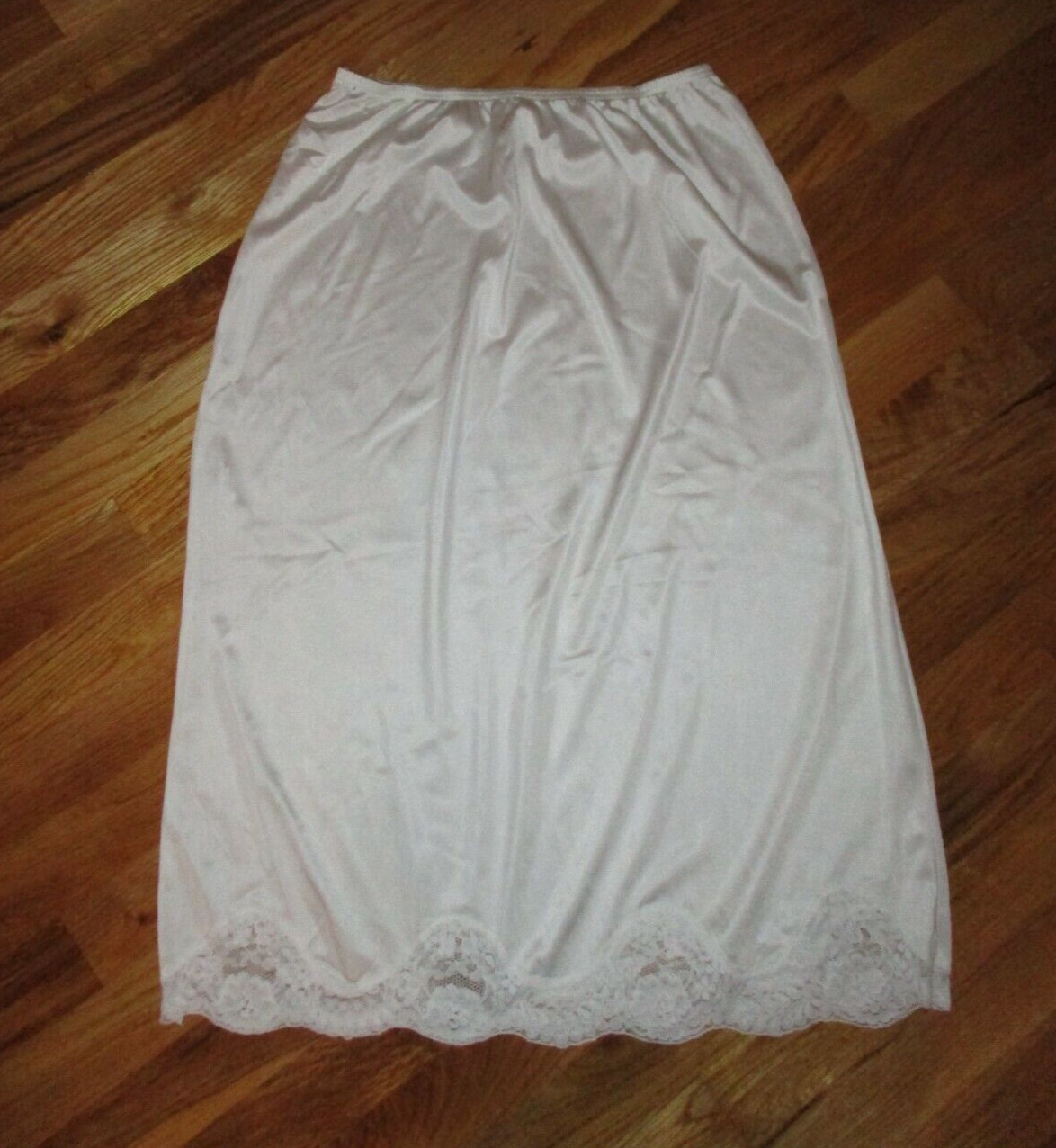 Vintage Body Lites JC Penny White Half Slip Nylon Antron III M 29″ L Made in USA