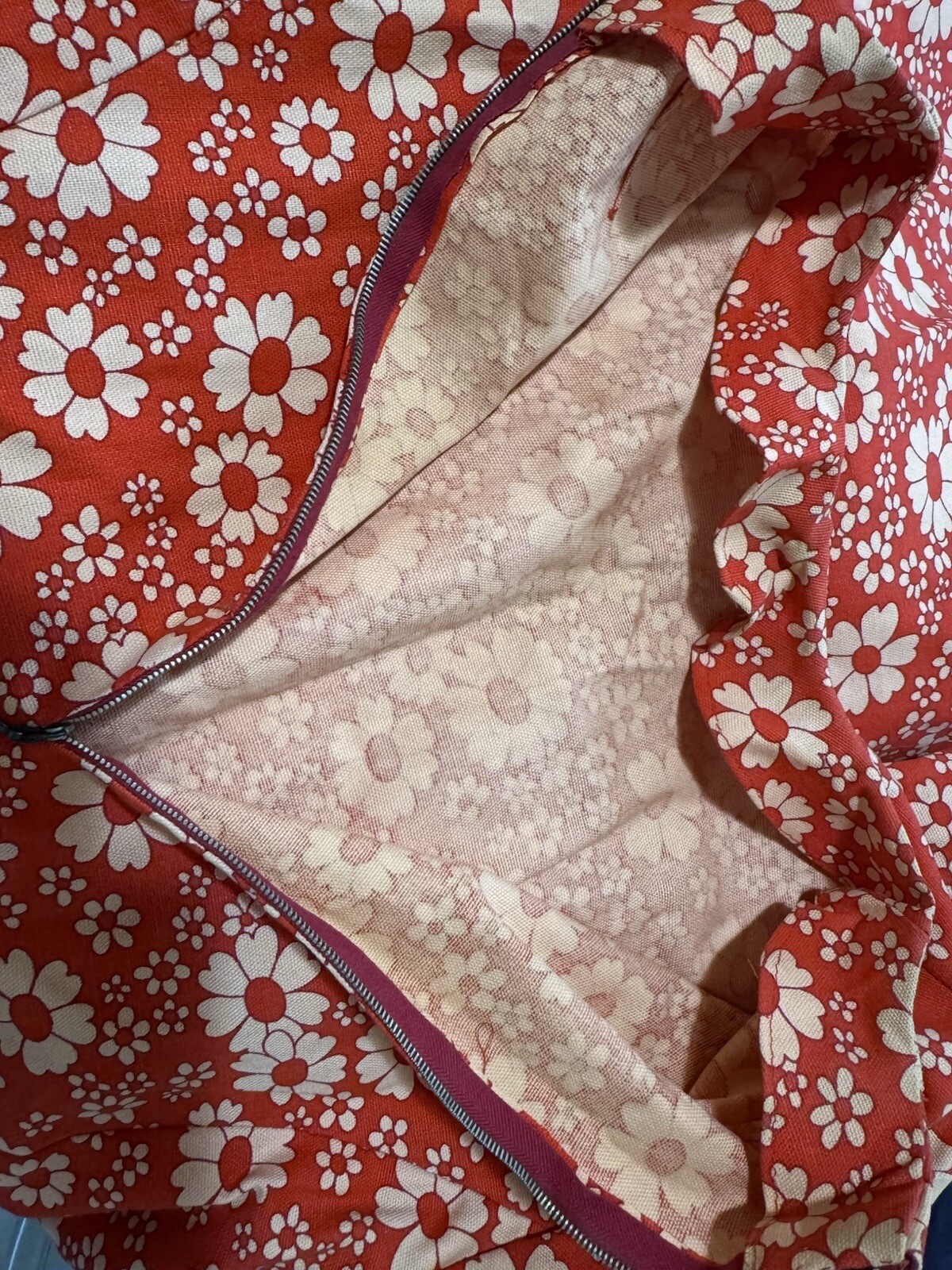 Vtg 60s Dress Heavy Cotton Blend MOD Flower Power Daisies M Red