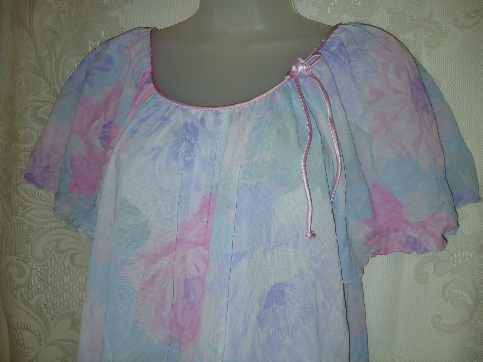 Vintage Miss Elaine Pastel Floral Silky Soft Nylon Nightgown Lingerie M EUC