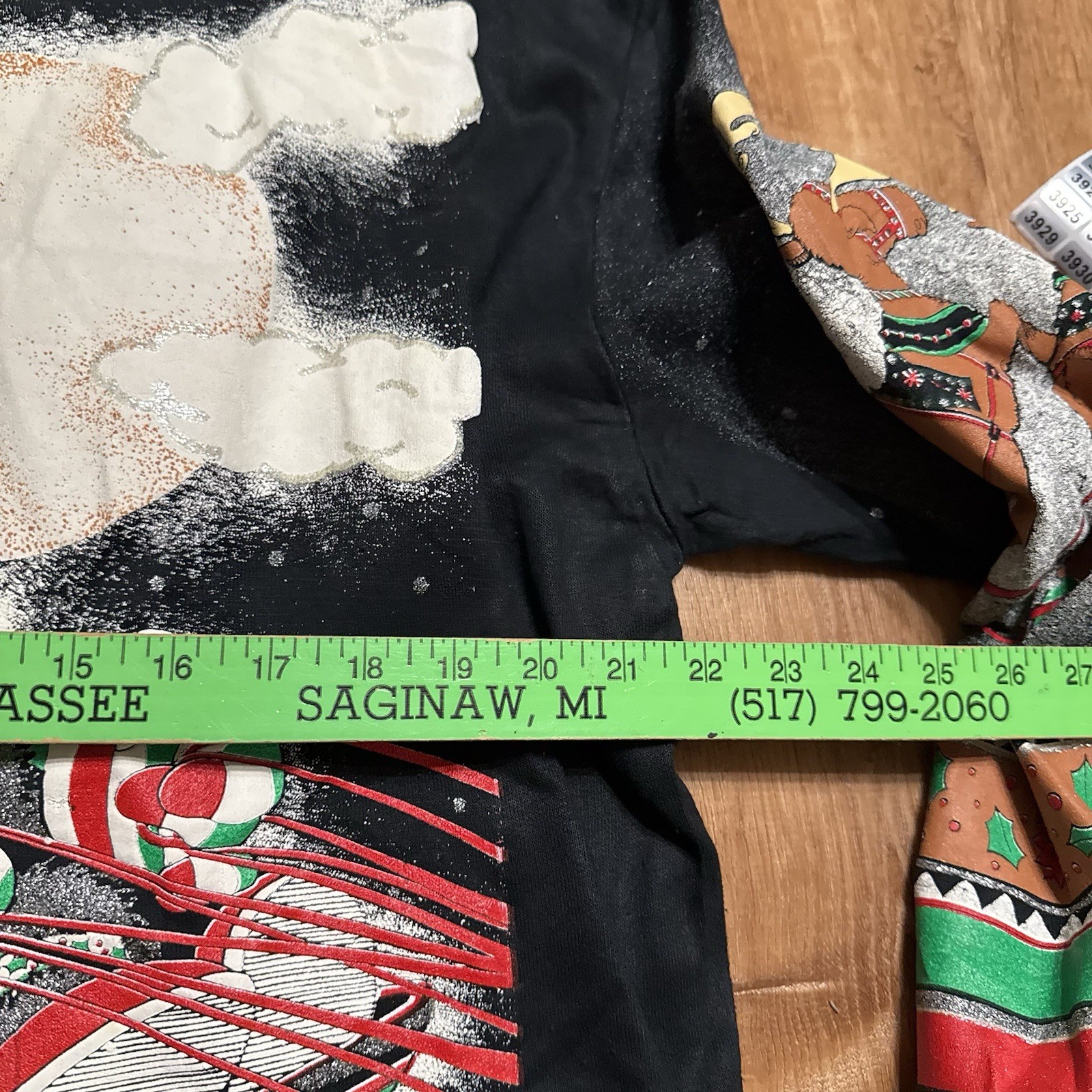 Vintage Large Christmas Pullover Sweater Black FULL Front Santa Claus Graphic