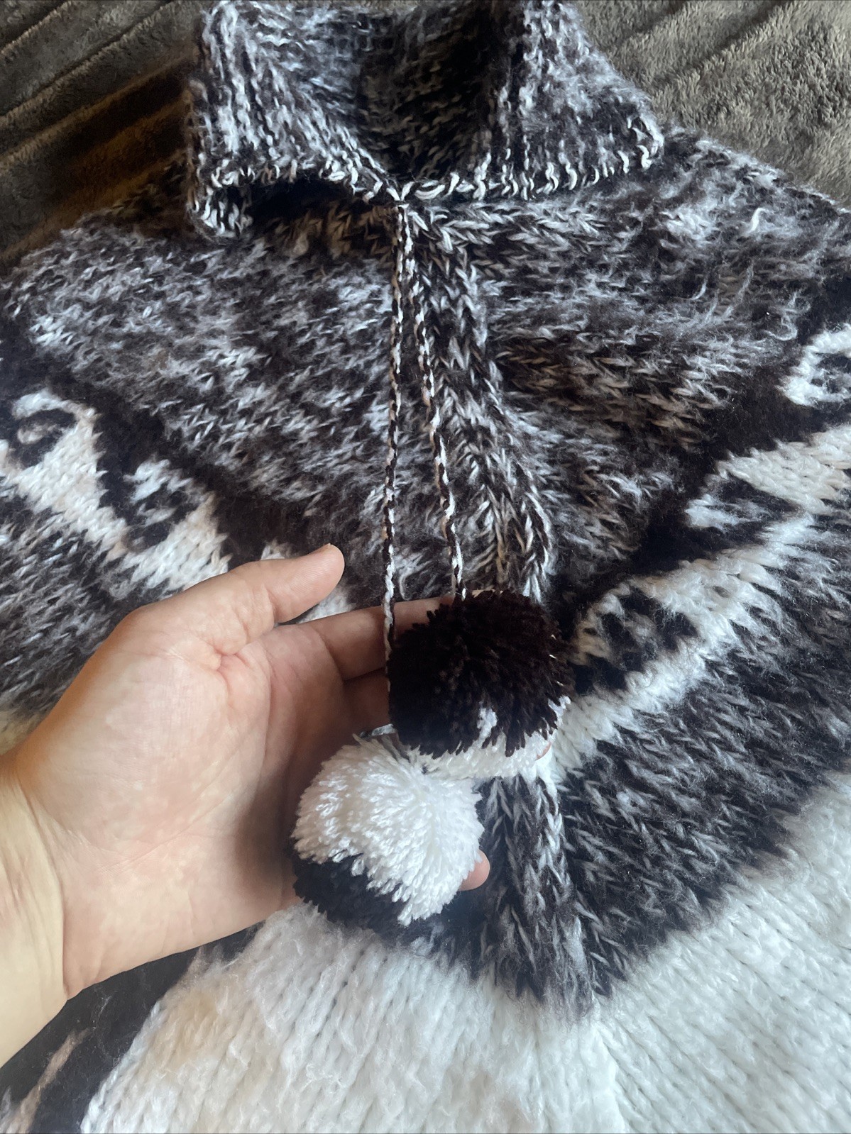 Womens Peruvian Alpaca Cape/Shawl Size M ~Brown. From Argentina Never Worn 1986