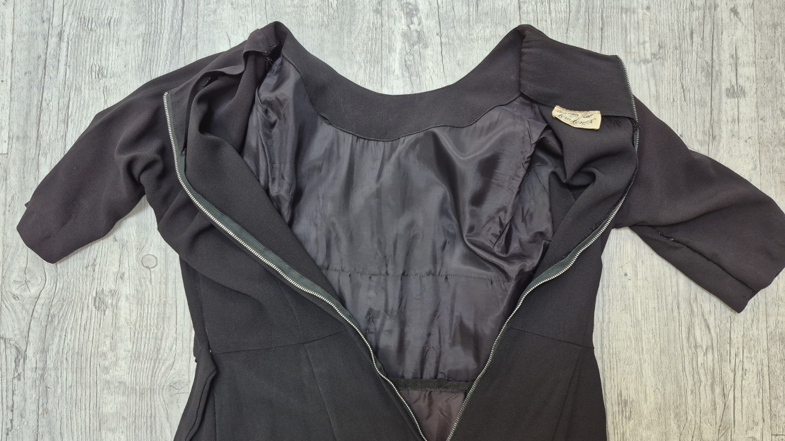 Vintage 1940/50s LORA LENOX Black WIGGLE DRESS w Satin Trim – Size S/M
