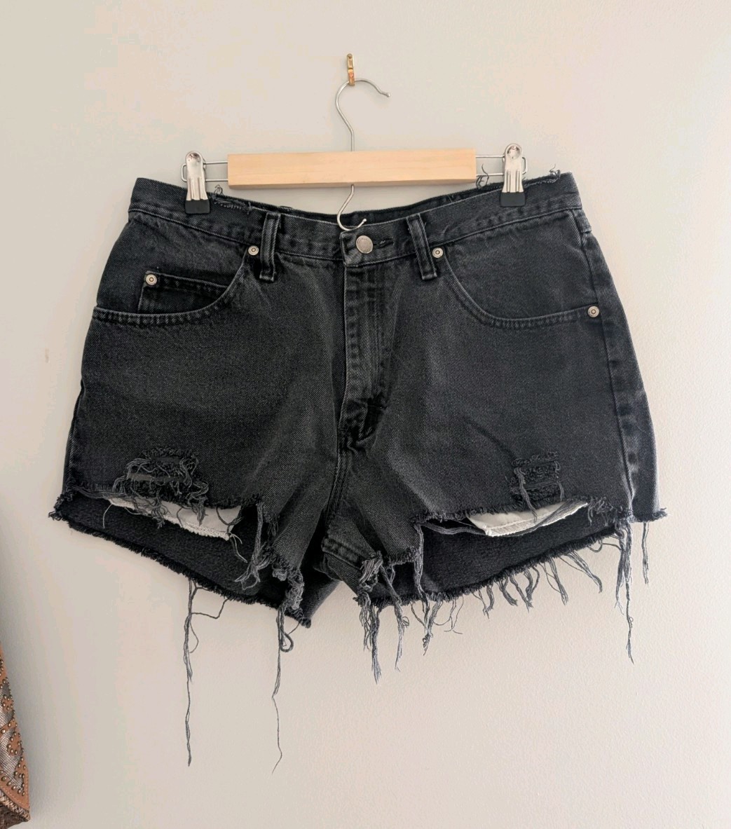 Vintage Wrangler Black Distressed Vintage Denim Shorts 34 100% Cotton 97601CB
