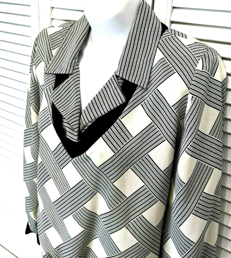 Vintage 70s Pullover Blouse Banded Hem Leslie Fay 10P Black White Blouson Mod