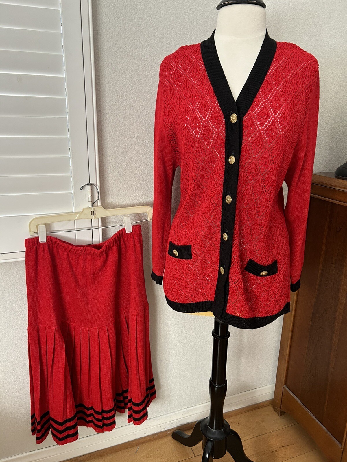 VINTAGE 80’S RED KNIT SKIRT AND SWEATER SET BY LAURA ALYZIA SIZE LARGE