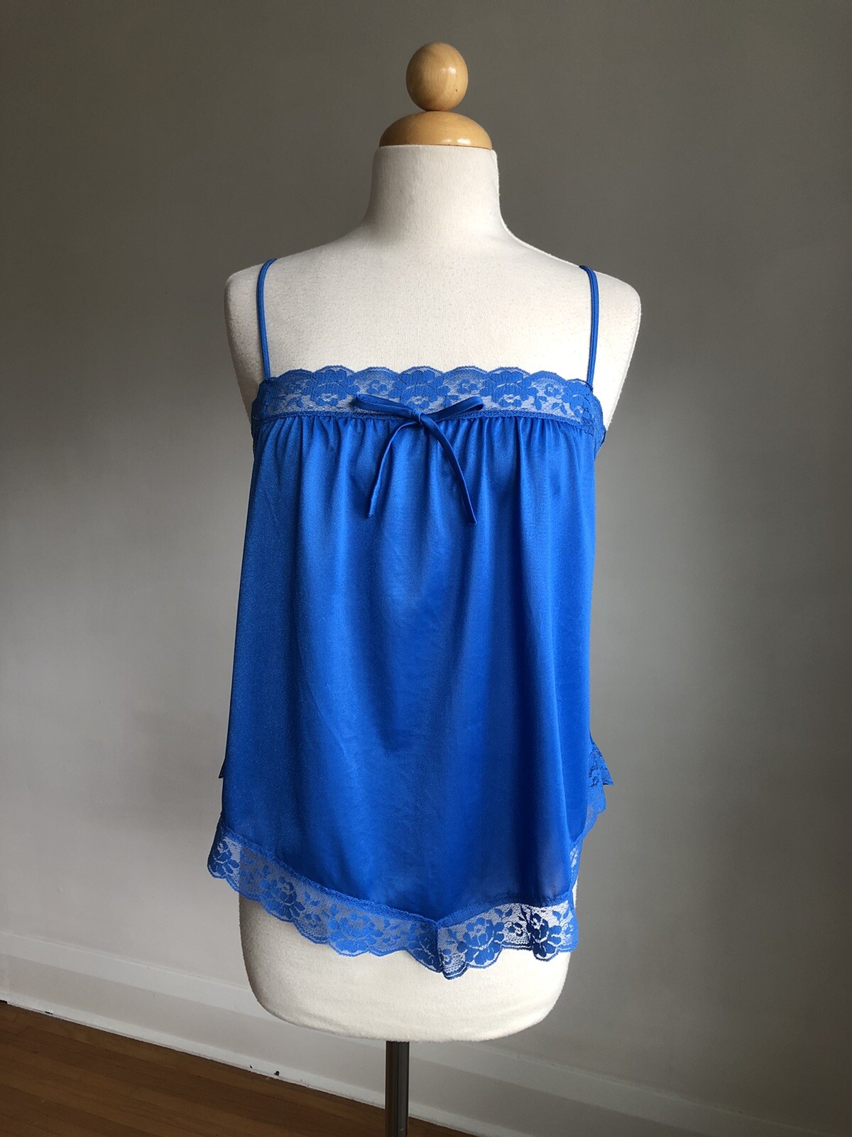 BEAUTIFUL VTG JILL ANDREA Of New York Blue Nylon & Lace Camisole Lingerie Top M