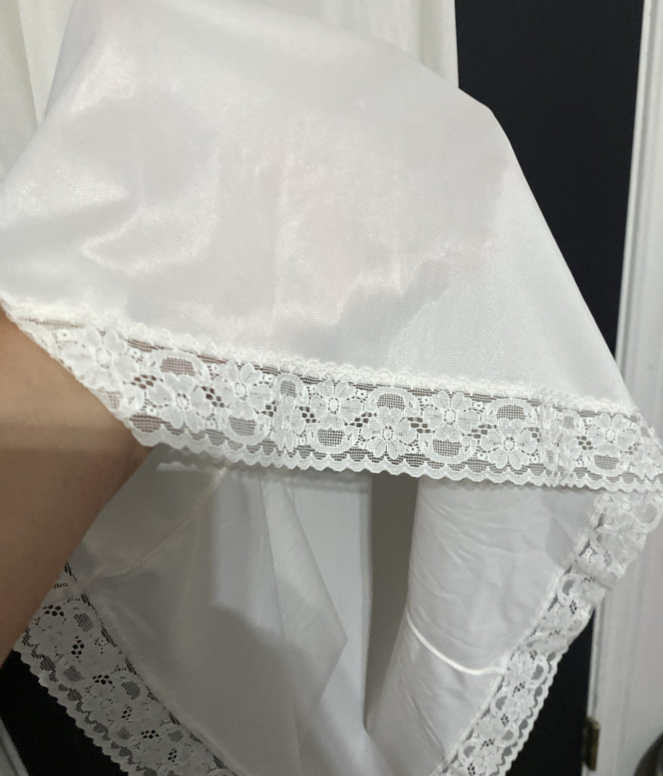 VTG Vanity Fair 10-103 Sz 36 Semi-Sheer White Nylon Lace Trim 24″ Rockabilly