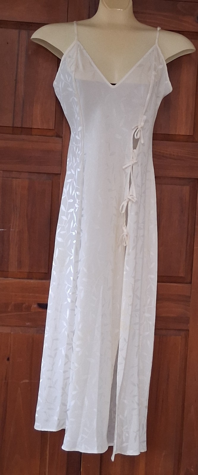 Vintage Contessa Di Roma Ivory Damask Satin Slit Leg Gown