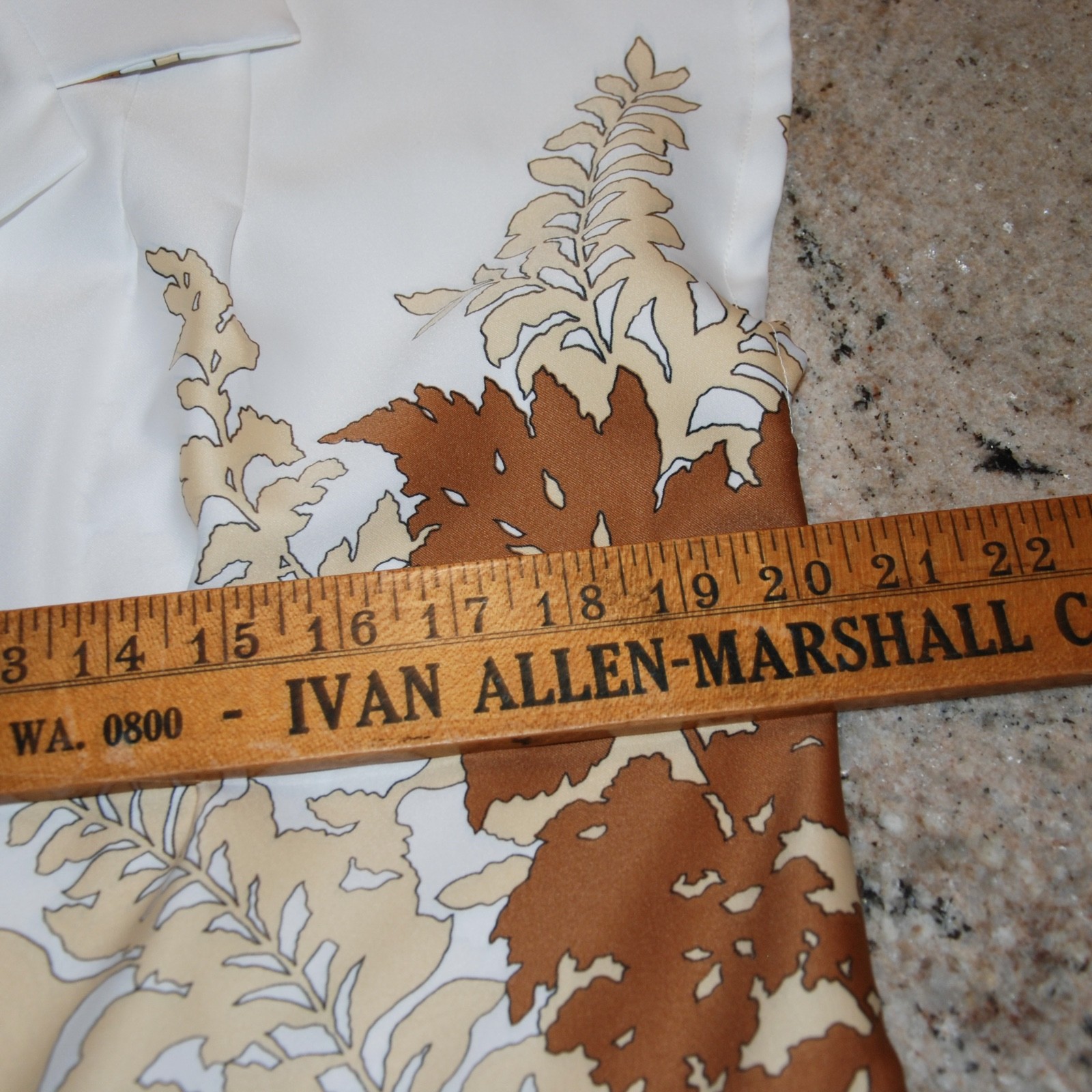 Vtg Waltah Clarke’s Women’s 40″ L-XL Polyester Button Front Hawaiian Blouse Top