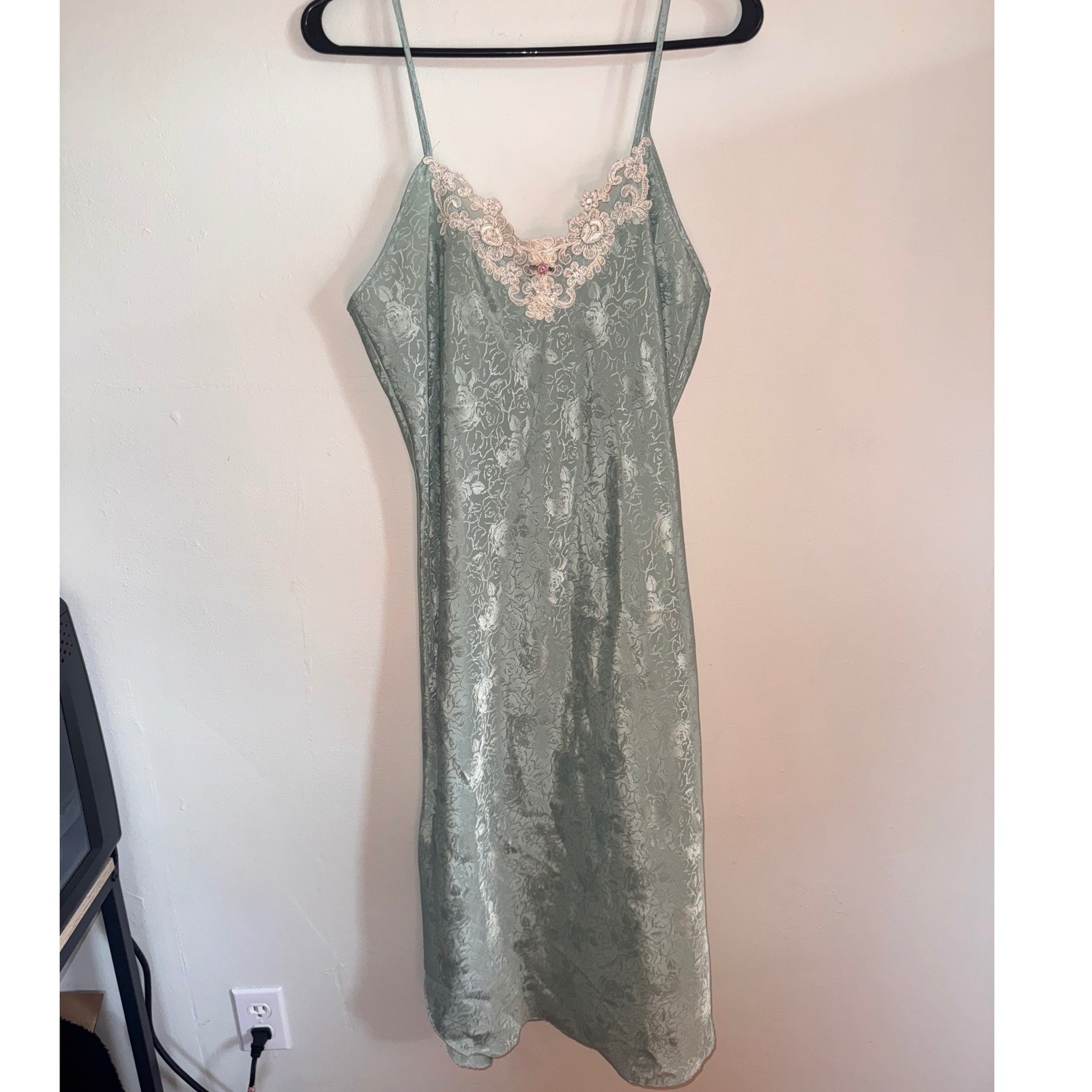 Vintage Soft Sensations Sage Green Floral Satin Lace Trim Nightgown Slip L 14-16