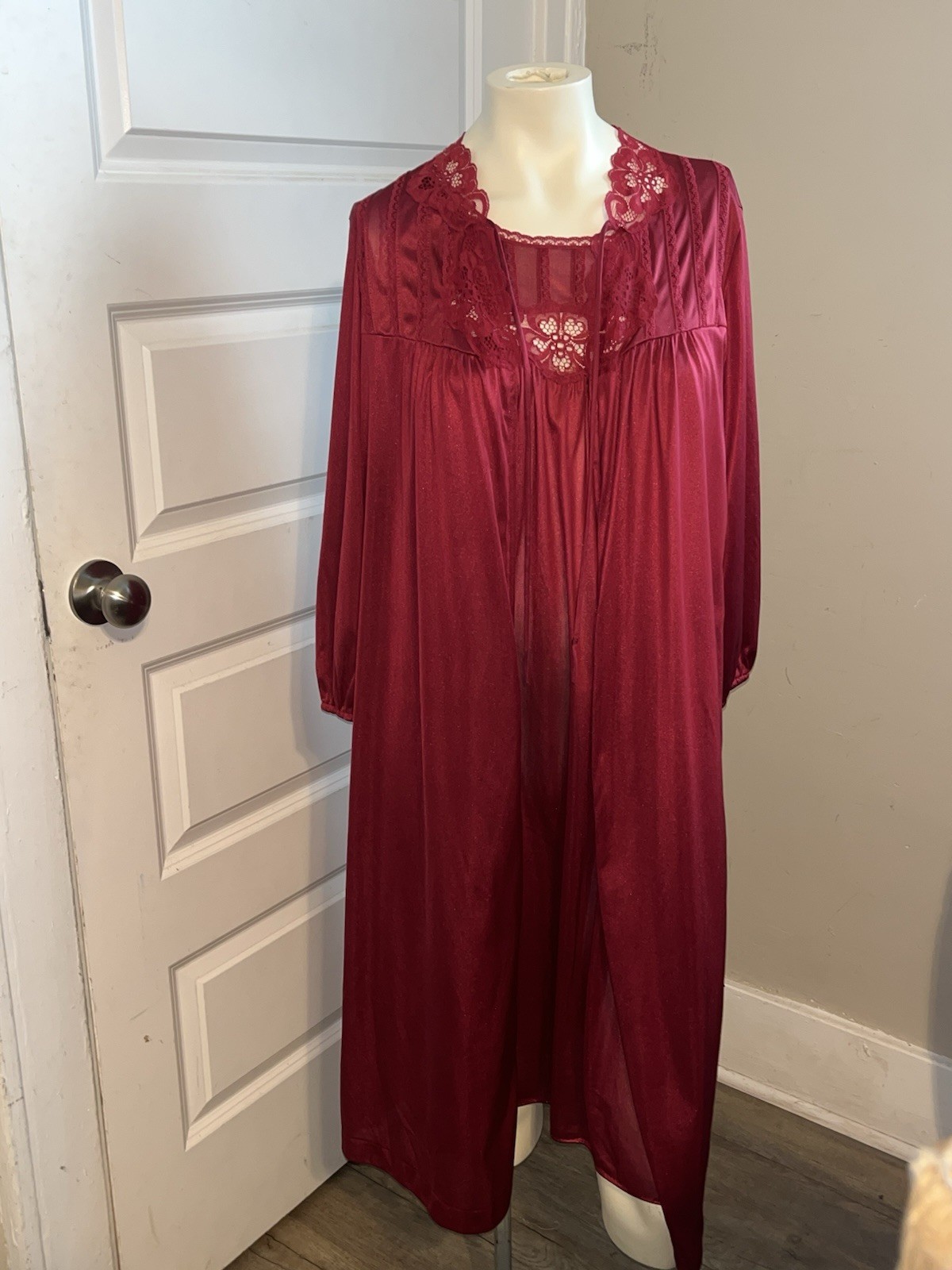 Vintage Gossard Artemis Red Nylon Nightgown Robe Set Size Medium Lace USA
