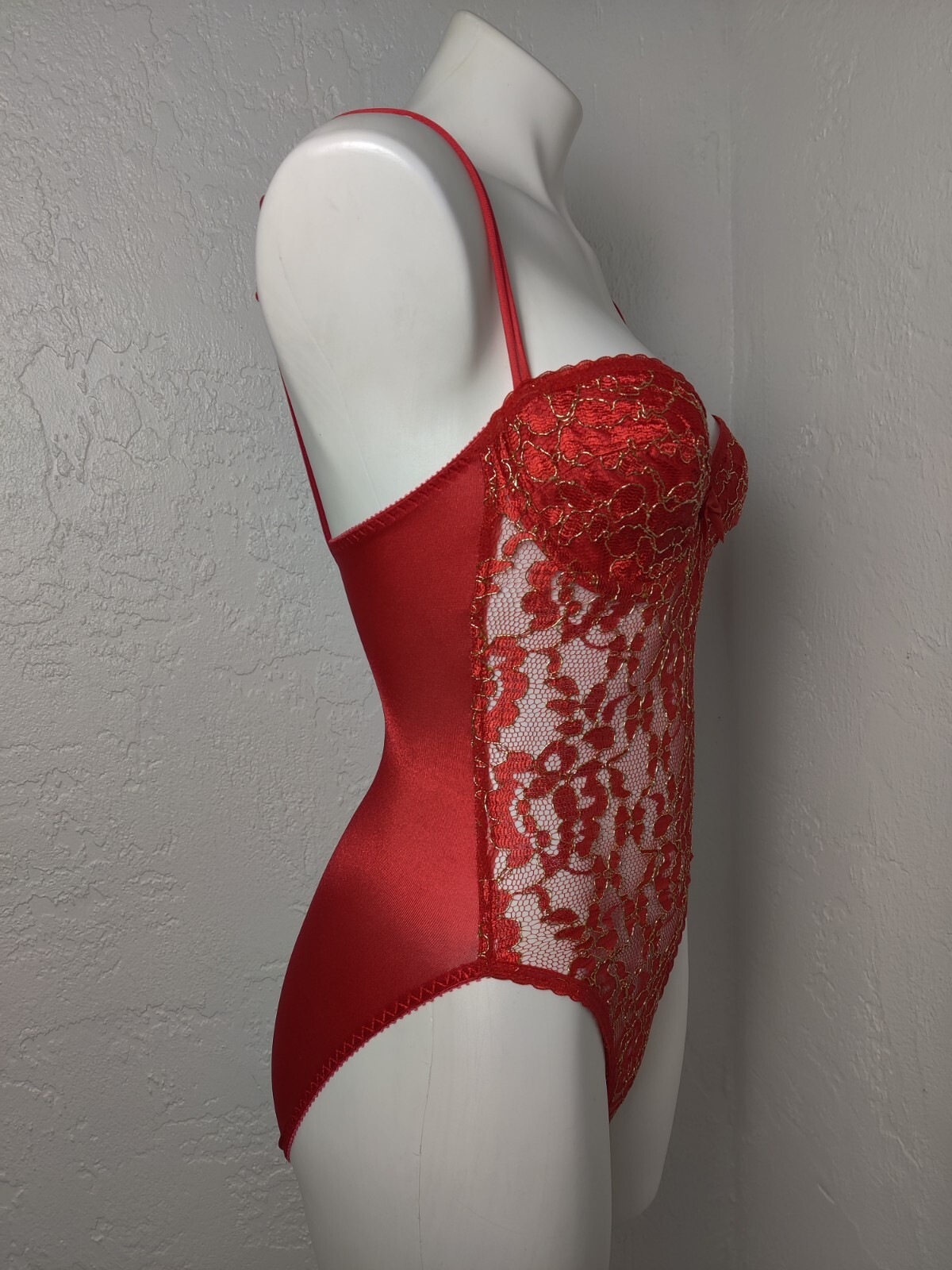 Vintage Lily of France 34C Underwire Sexy Vibrant Red Gold Peekaboo Lace Teddy