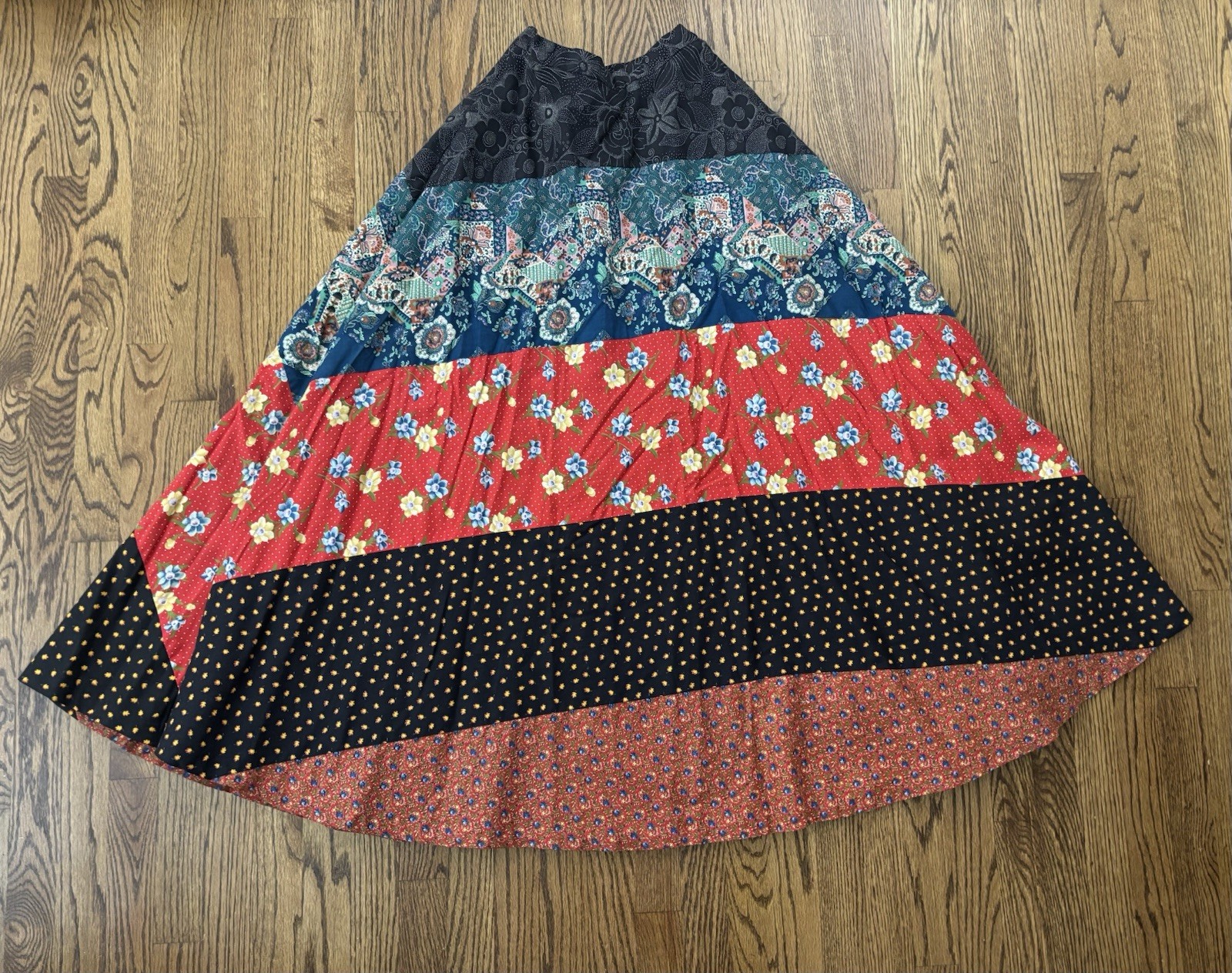 Vintage 1970’s Ma Mountain Artisans Full Circle Boho Hippie Patchwork Skirt 12