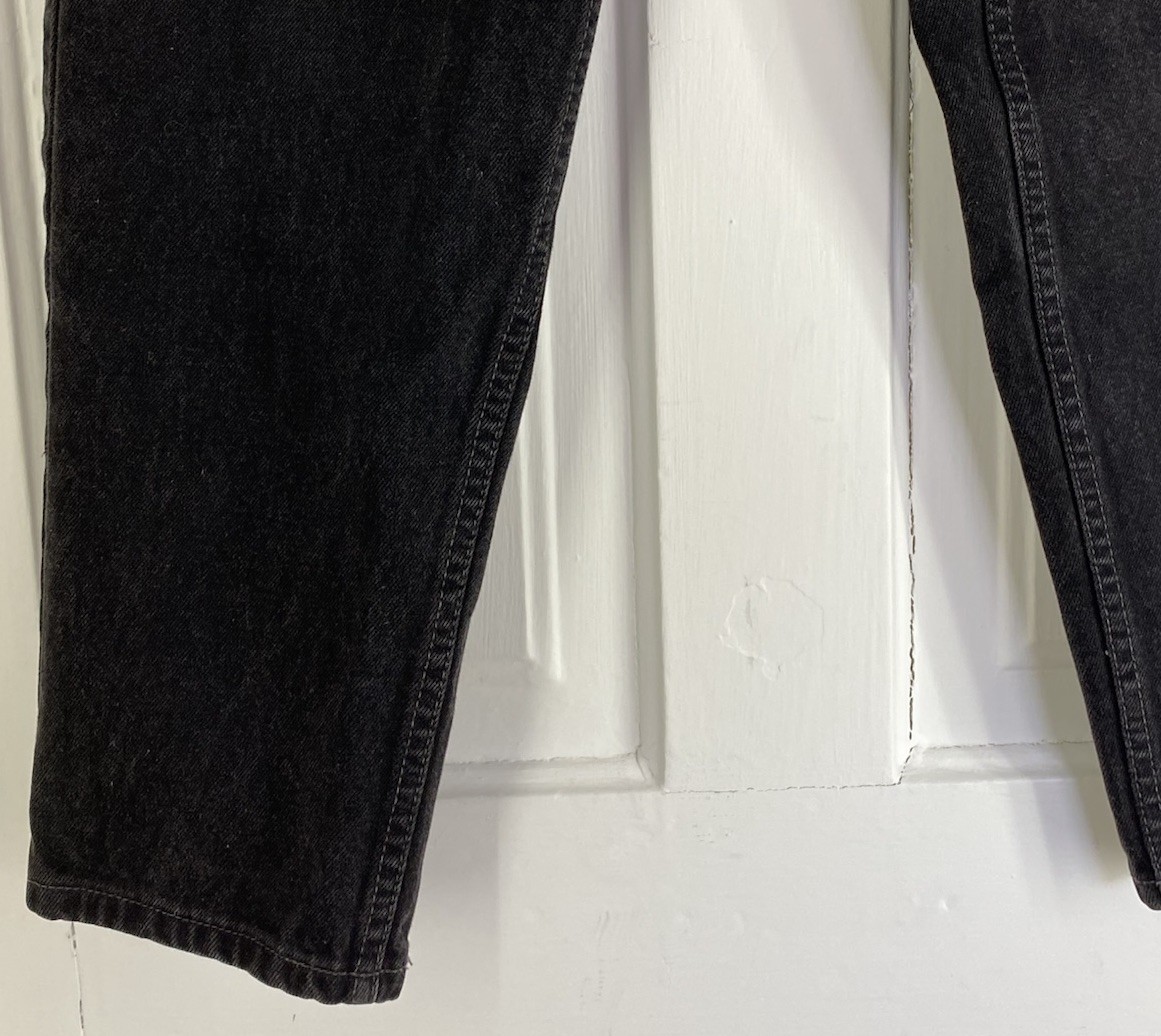 Levis 551 (Size 12 MED Womens) Relaxed Fit, Tapered Leg Black Cotton Denim Jeans