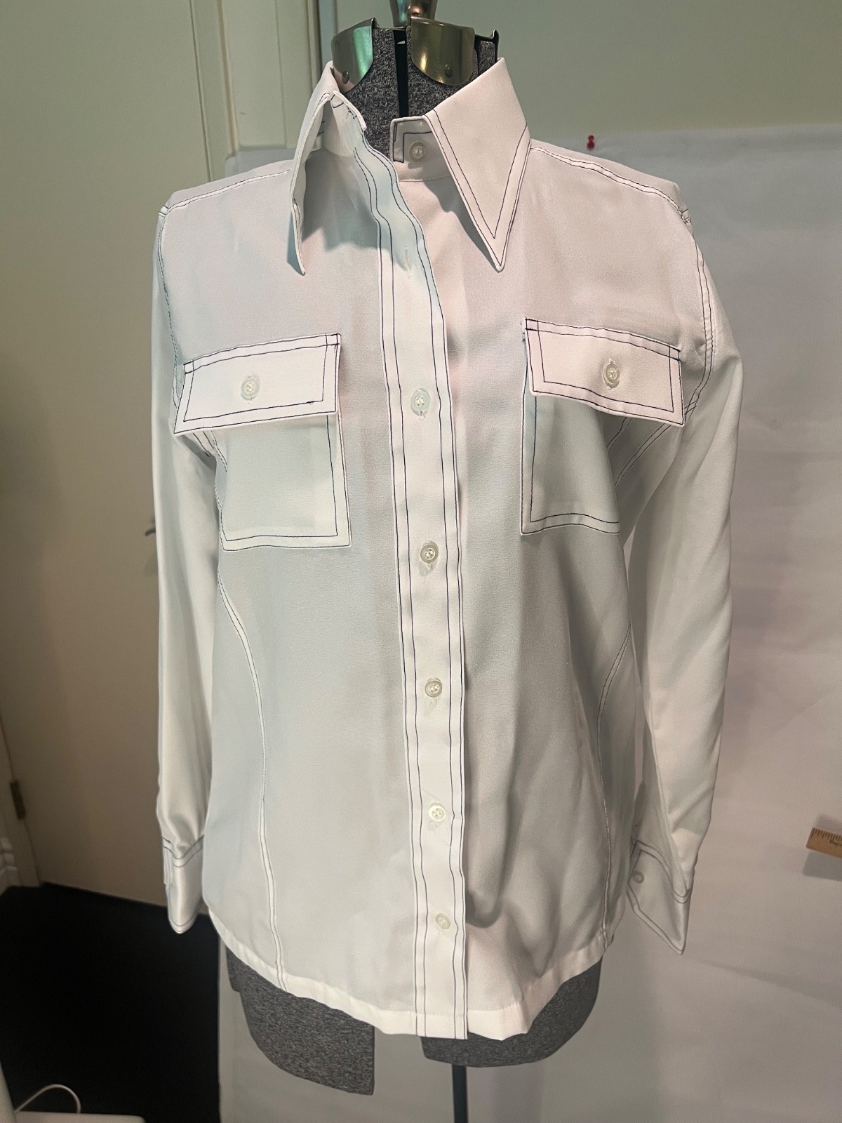 Vintage Women’s BIG COLLAR White Poly Flap Pocket Retro Mod Shirt S Free Ship