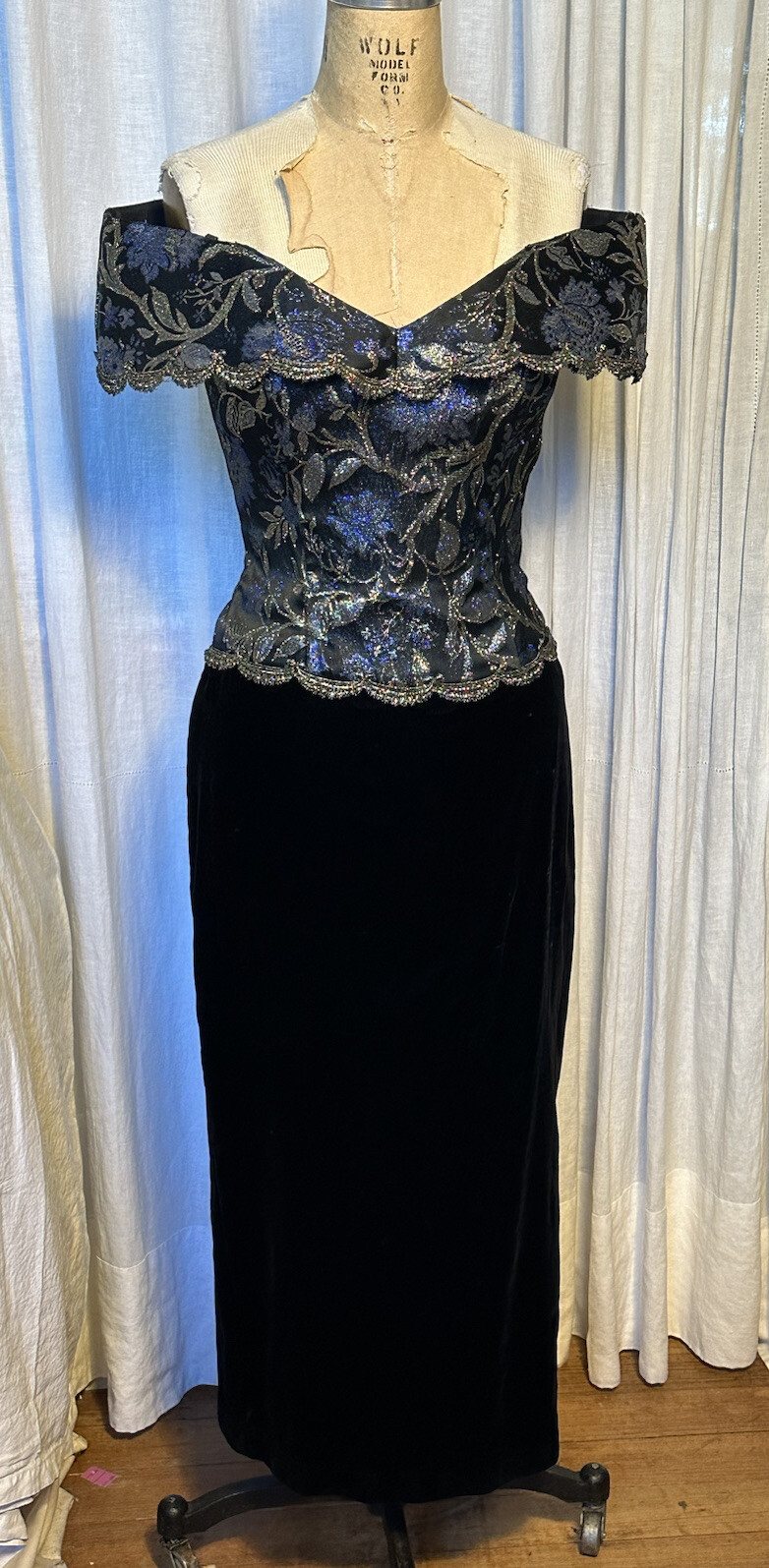 Vintage Scott McClintock Womens Blk velvet /Gold Brocade event Dress Sz S-M used
