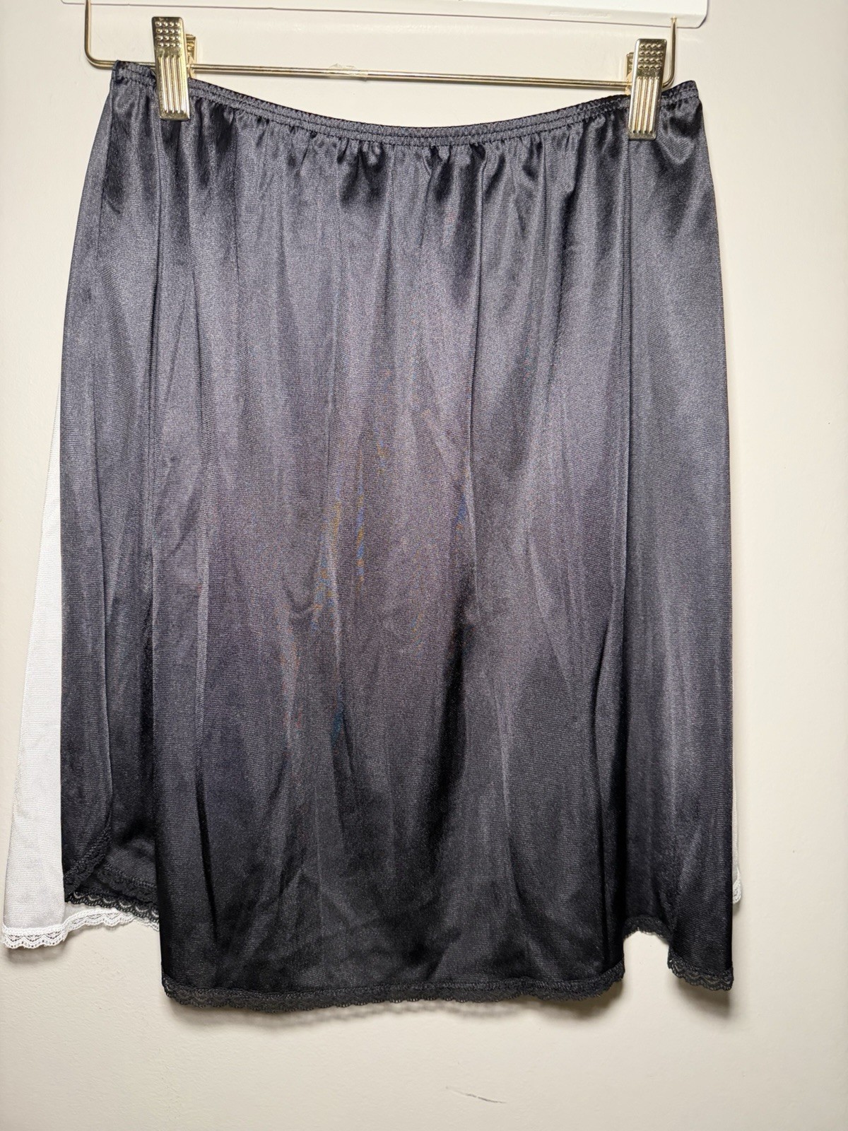 2 VTG Vassarette Half Slip Skirt White/Black Short Lg 20″ 11-122 Nylon Lace(1/23