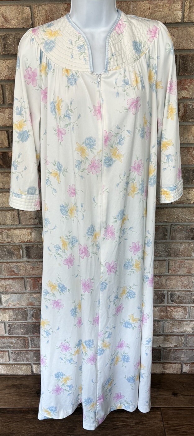 Vintage Carriage Court robe nightgown Day Dress Mumu Floral Zip Up Large