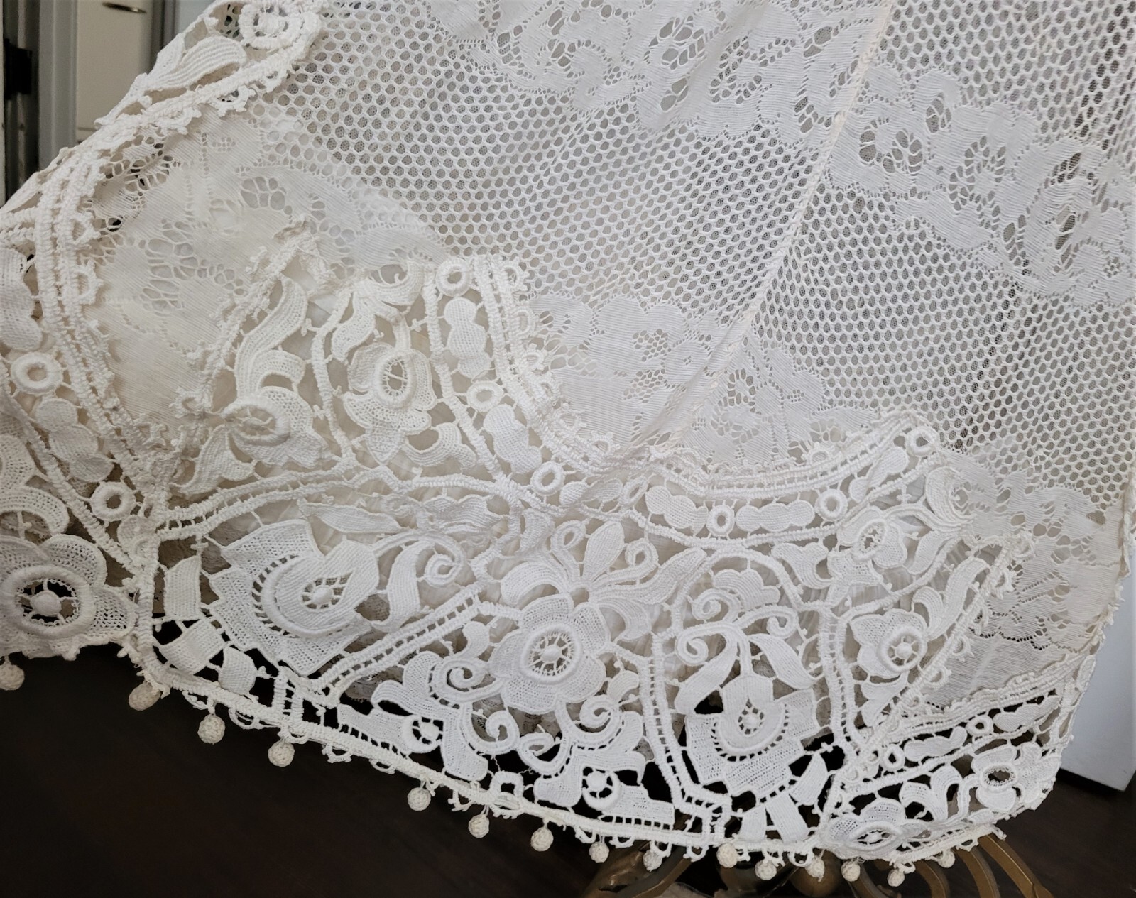 ANTIQUE EDWARDIAN IVORY WOVEN MESH NET DRESS ORNATE IRISH CROCHET WORK BOBINET