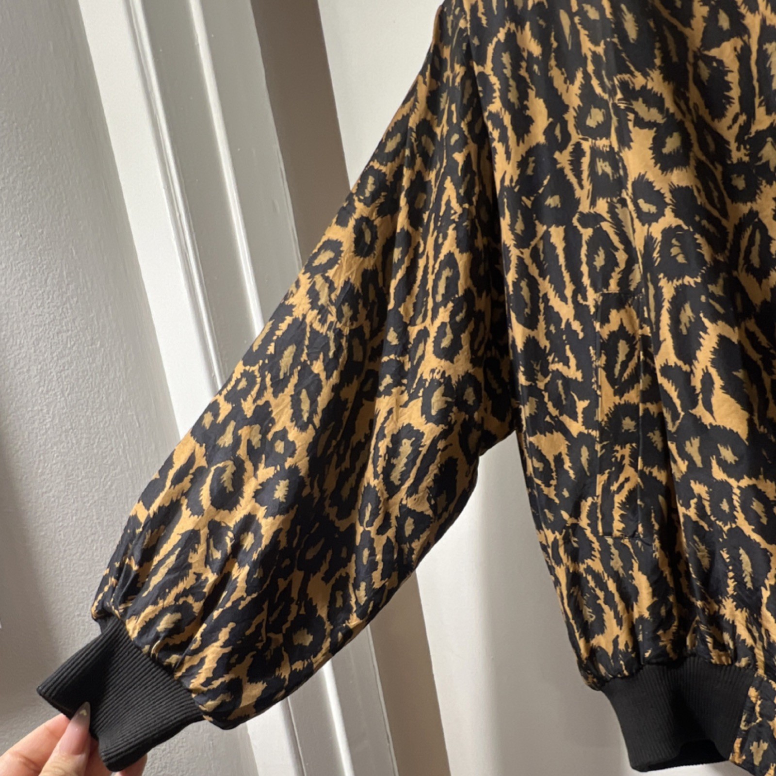 Vintage Carol Horn Workshop 100% Silk Leopard Print Bomber Jacket Size M