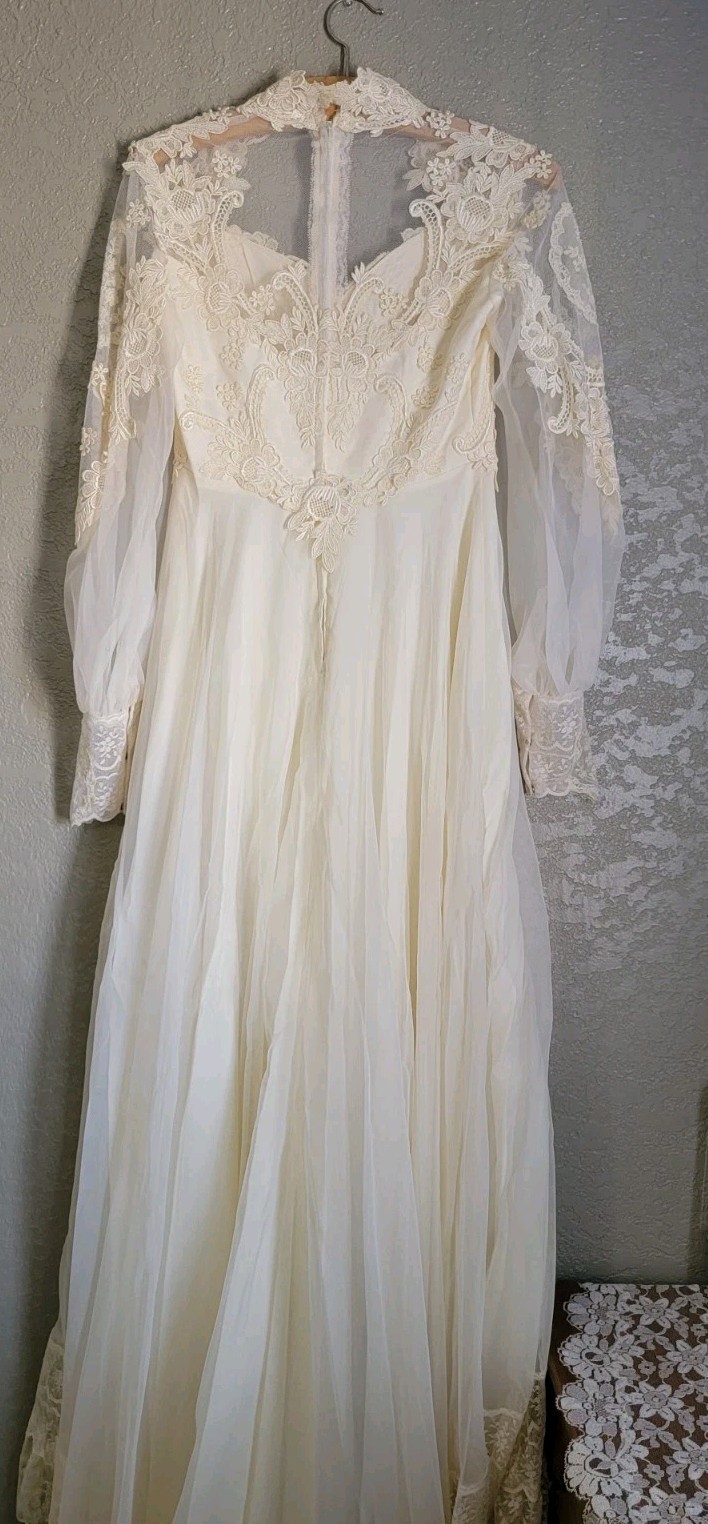 Vintage Victorian bridal Dress Praire Style Lace ivory wedding cottage core