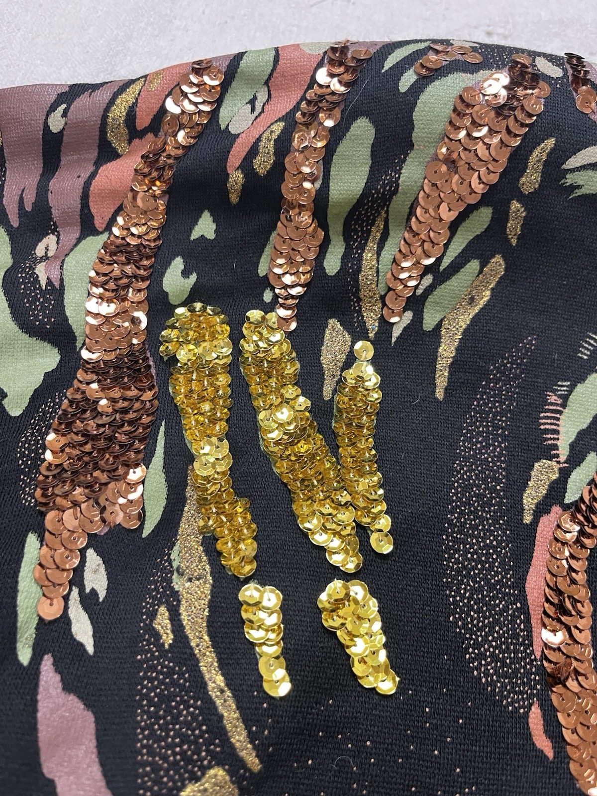 Vintage Gladys Bagley 80’s Sequin Beaded Tiger Sweatshirt Medium