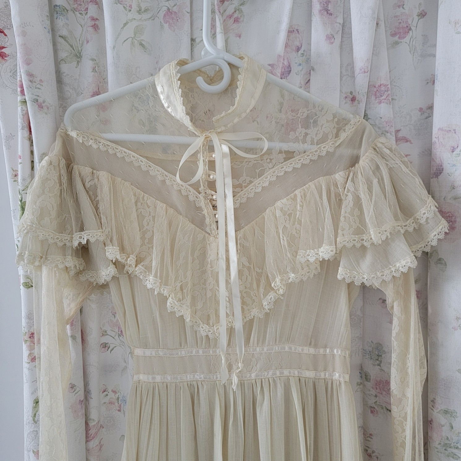 Gunne Sax 1970s Ivory Lace Pearl Prairie Cottage Core Victorian Wedding Dress 9
