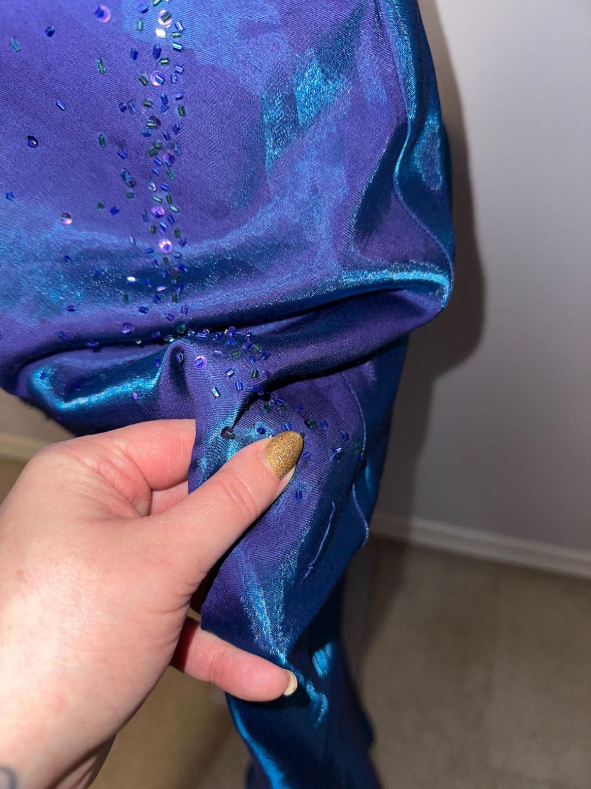 Vintage Y2K Niki Womens Size 6 Blue Purple Iridescent Beaded Prom Gown Dress