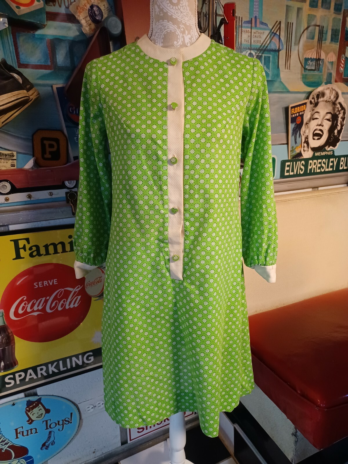 True Vintage Mid-century Modern 1960s Green Flower Power Mod Shift Dress Med MCM
