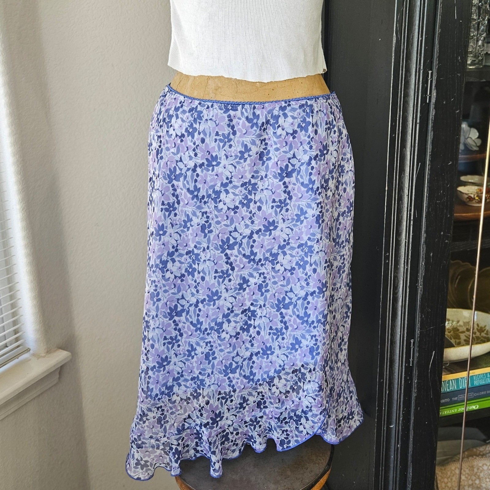 DressBarn Floral Bias Cut Midi Skirt Purple Lilac Y2K Cottagecore Size 6