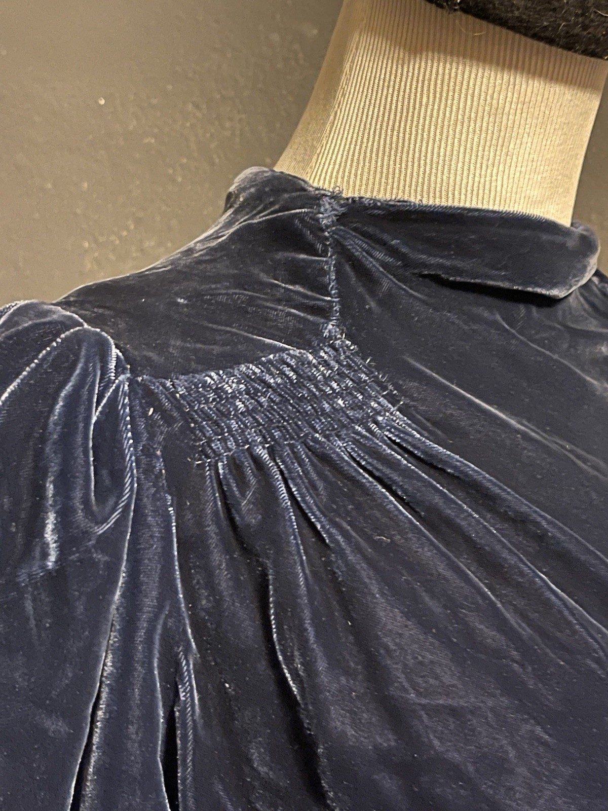 1940’s Vintage Velvet Dress In Midnight Blue