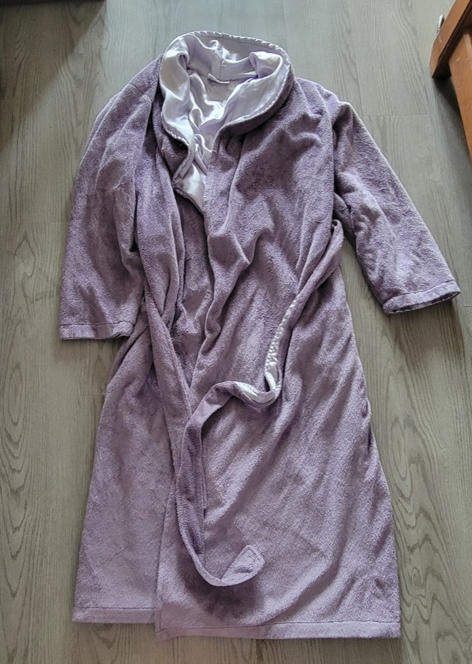 Vintage PRIVATE QUARTERS Women’s Small Lavender Plush Robe Bathrobe Made in
