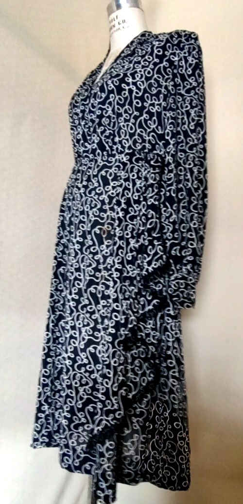 Vtg 1940s WWII era NOVELTY PRINT, RAYON CREPE DRESS, Black & White SQUIGGLES
