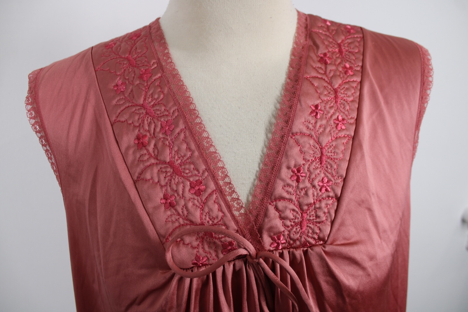 Vtg Vanity Fair L Dark Pink Nylon Antron Peignoir Robe Night Gown Set