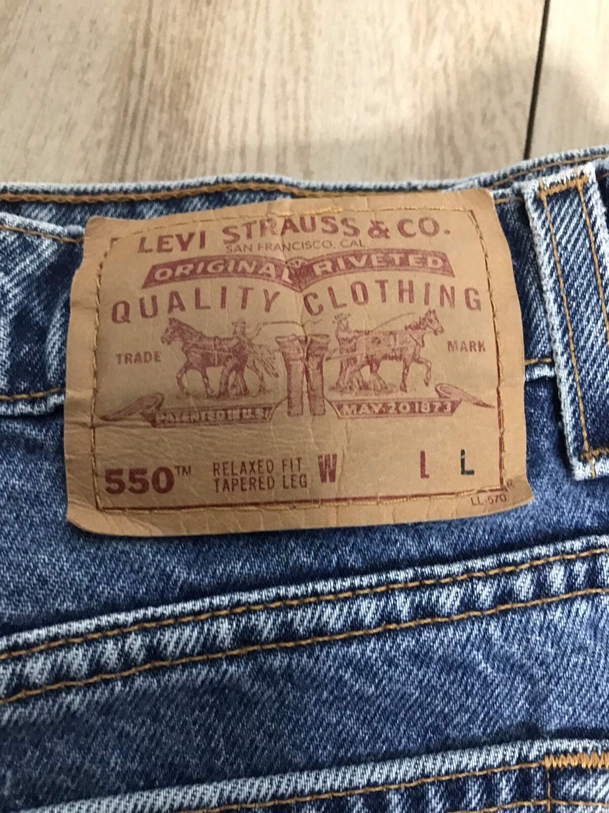 Levis 550 Relaxed Tapered Jeans 18 Reg L (35×32)
