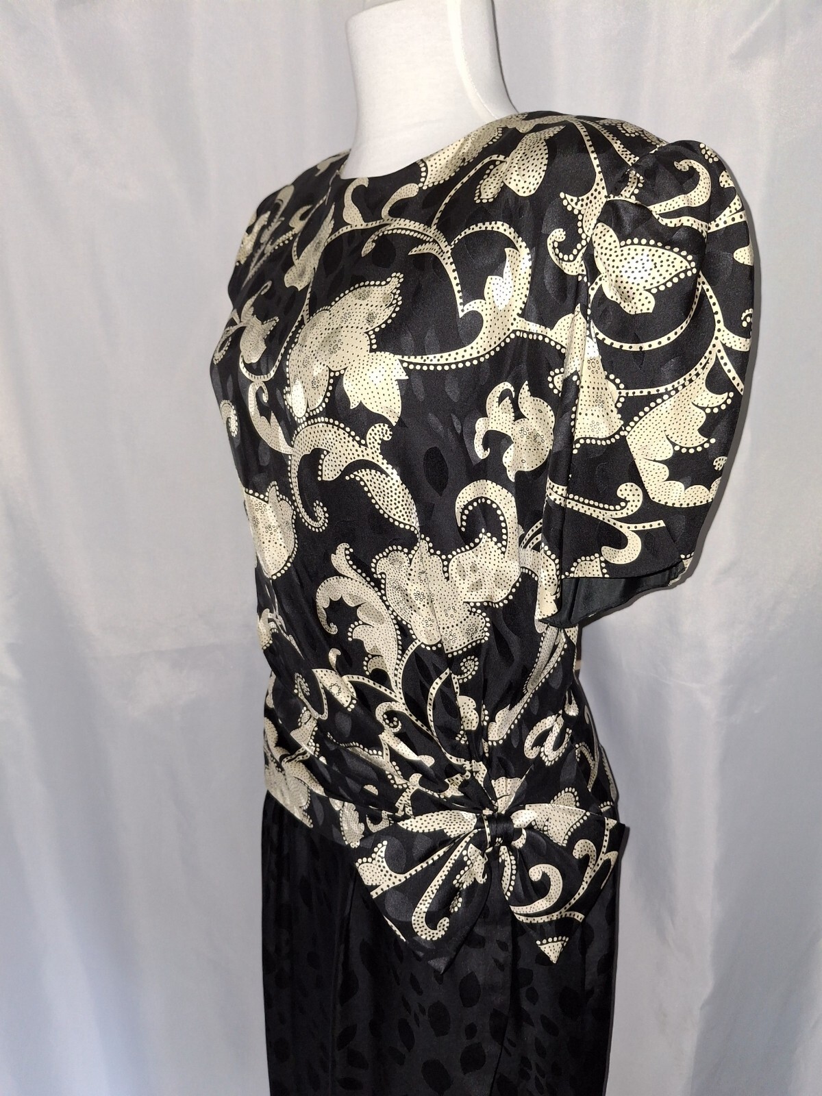 Vintage 80’s Silk Dress Tulip hem & Sleeves Big hip bow padded shoulders Sz 12