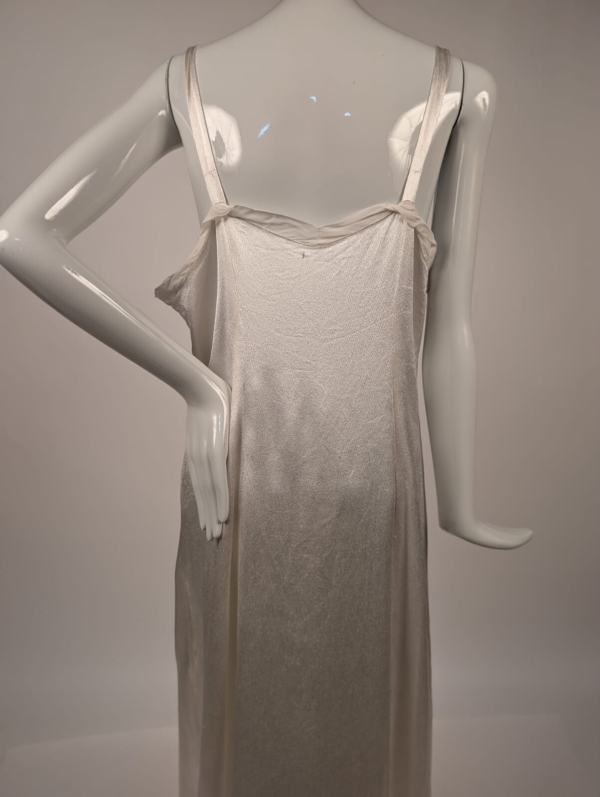 SEXY + SLINKY 1930’ SHINING WHITE SATIN LONG DRESS