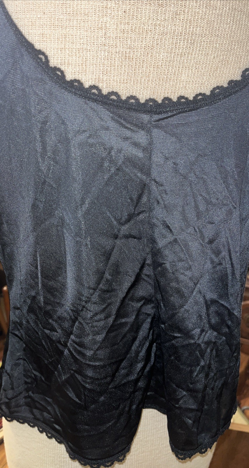 WARNERS PERFECT MEASURE 55200 Black antron III nylon camisole slip top 40 / XL