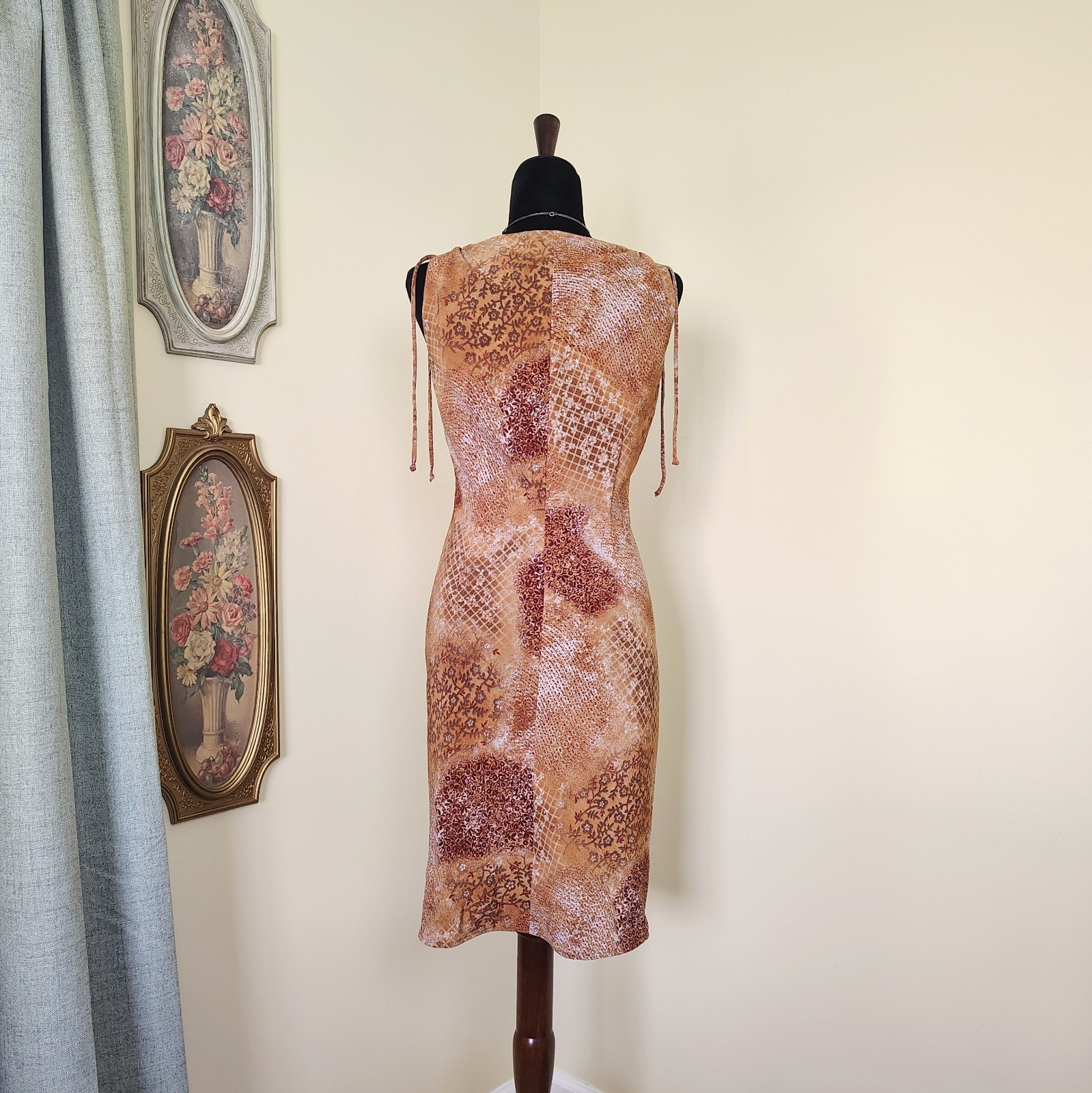 Vintage 90s/Y2K Camel Brown Floral Polyester LISA JOY Ruched Mini Dress – L