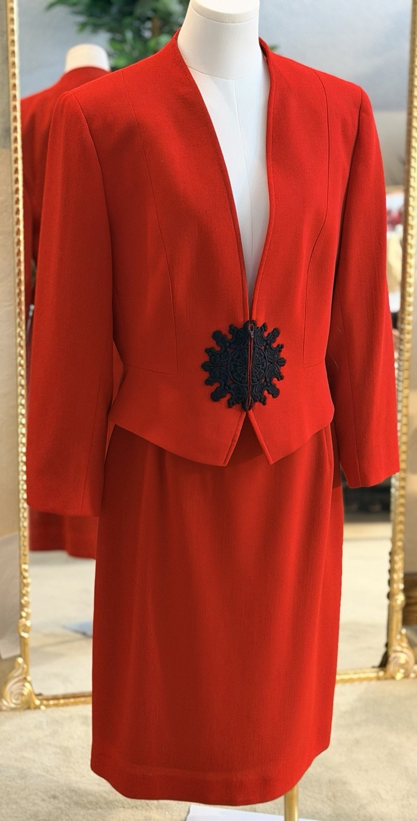 🔥Vintage Valentino Miss V Red Wool Skirt Suit Set Cropped Jacket Italy IT 48