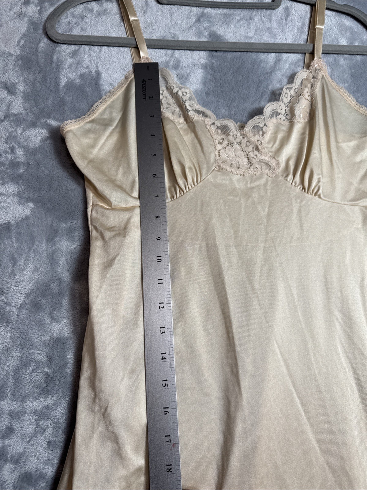 Vintage 1960’s Slip Ivory Nude Lace Slit Pretty Detailing Nightgown Sz S/M