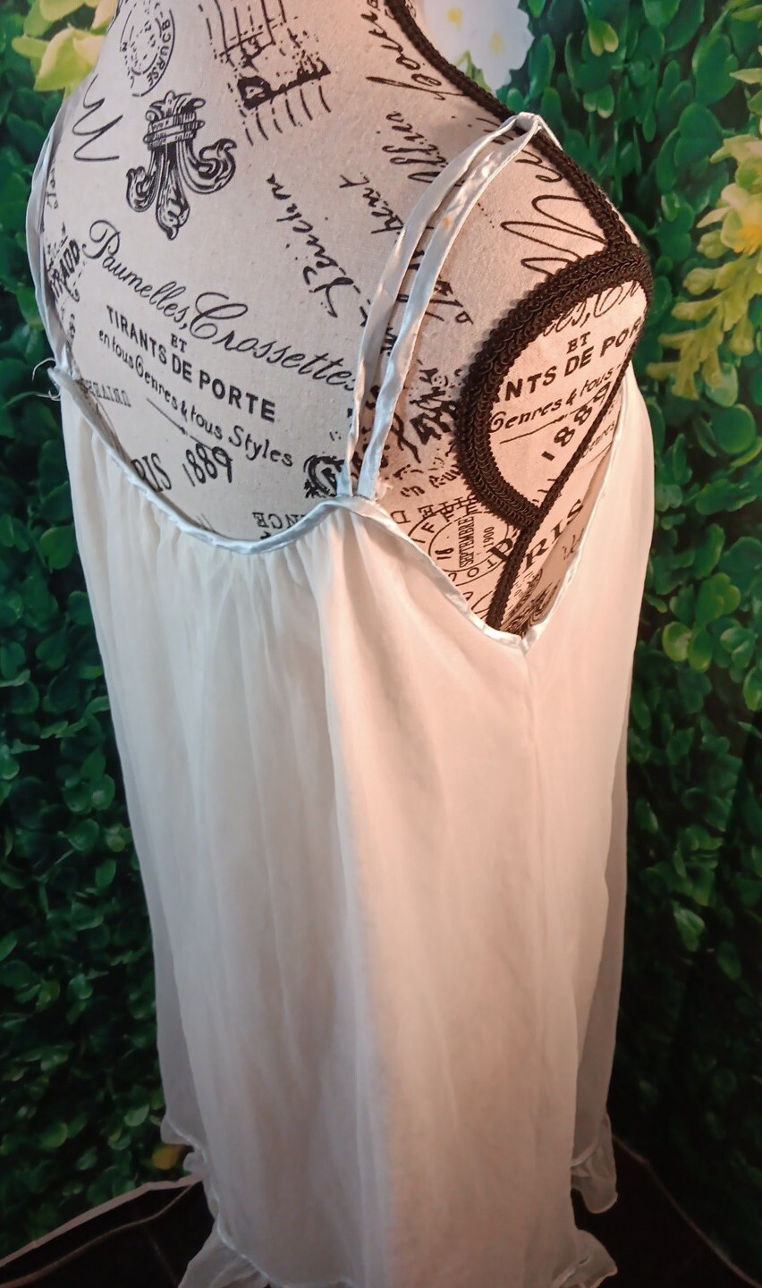 Dsigner Vintage White Blue Trim Nightgown Size Small #5527 Read Description