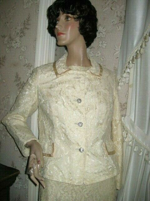 VINTAGE 1960s FANCY CREAM LACE/SATIN LINED JACKET – GORGEOUS RHINESTONE BUTTONS